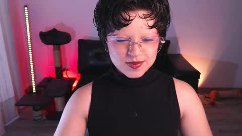 Snapshot of katyxxx_043 chatting on October 17, 2025, 7:05 pm katyxxx_043 online show from October 17, 2025, 7:05 pm