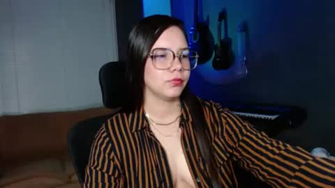 Snapshot of kay_avrill chatting on June 25, 2026, 5:50 pm Kay online show from June 25, 2026, 5:50 pm