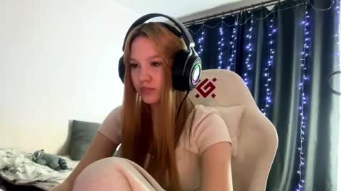 Amia online show from March 25, 2026, 5:41 pm