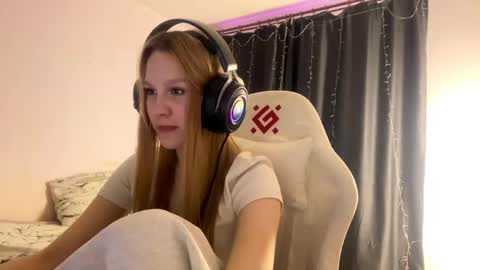 Amia online show from April 12, 2026, 2:22 pm