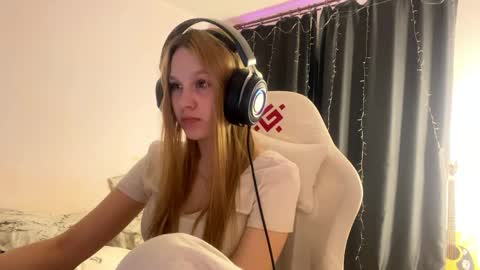 Amia online show from April 16, 2026, 9:39 pm