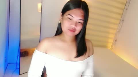 Snapshot of kayleepinay chatting on February 13, 2025, 1:19 am Y O U R F U T U R E K A Y L E E online show from February 13, 2025, 1:19 am