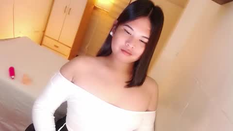 Snapshot of kayleepinay chatting on September 29, 2025, 6:02 pm Y O U R F U T U R E K A Y L E E online show from September 29, 2025, 6:02 pm