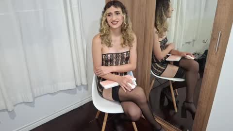 Kaylee Sims online show from April 1, 2026, 12:33 am