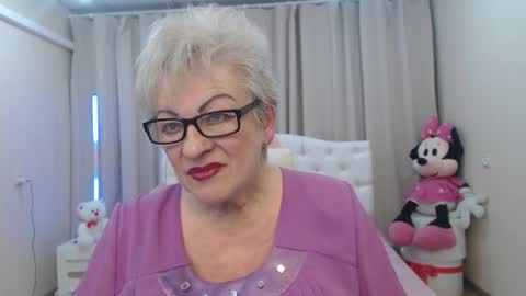 kaylesmoll online show from March 20, 2026, 8:35 pm