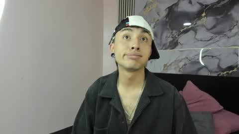 kayn_333 online show from June 1, 2026, 3:52 am