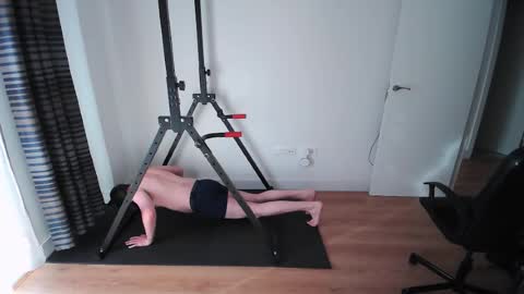 Snapshot of kaywolf89 chatting on November 8, 2025, 3:56 pm Neon online show from November 8, 2025, 3:56 pm