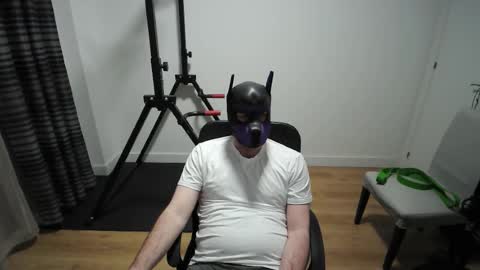 Snapshot of kaywolf89 chatting on March 9, 2026, 7:29 pm Neon online show from March 9, 2026, 7:29 pm