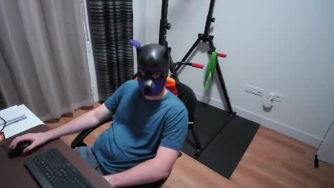 Snapshot of kaywolf89 chatting on July 8, 2026, 9:52 pm Neon online show from July 8, 2026, 9:52 pm