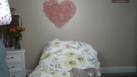 EliandKylie online show from September 21, 2025, 3:30 am