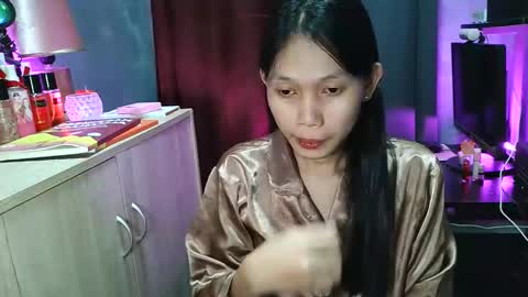 Its me Cora online show from November 4, 2025, 4:44 am