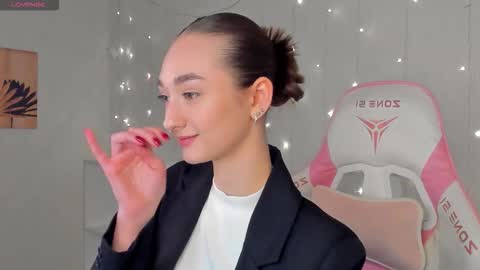 Kelly GMT 2 Su We Th Fr Sa   0300AM-09-00AM   online show from February 16, 2026, 12:34 pm