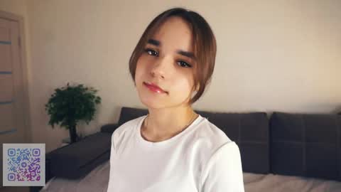 Snapshot of keeleyreineck chatting on May 11, 2026, 5:24 am Nika online show from May 11, 2026, 5:24 am