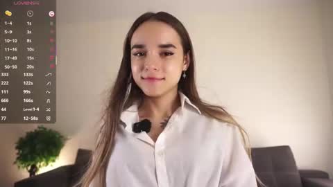Snapshot of keeleyreineck chatting on June 24, 2026, 8:24 am Nika online show from June 24, 2026, 8:24 am