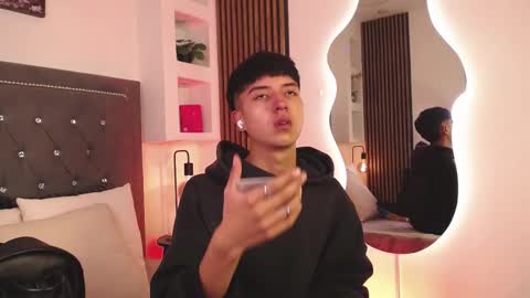 Snapshot of keen_nico chatting on March 18, 2026, 12:41 pm nico online show from March 18, 2026, 12:41 pm