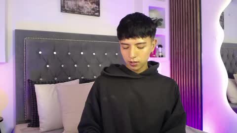 Snapshot of keen_nico chatting on April 6, 2026, 12:39 pm nico online show from April 6, 2026, 12:39 pm