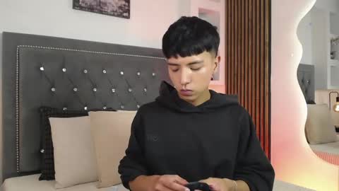 Snapshot of keen_nico chatting on April 15, 2026, 12:23 pm nico online show from April 15, 2026, 12:23 pm