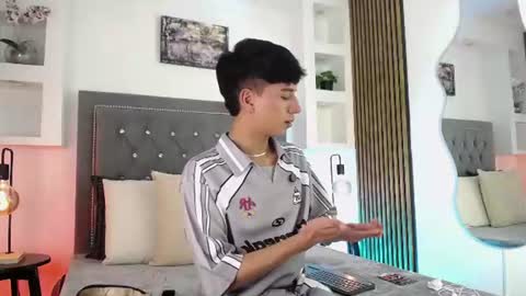 Snapshot of keen_nico chatting on June 11, 2026, 1:42 pm nico online show from June 11, 2026, 1:42 pm