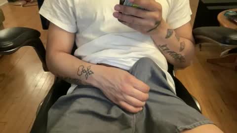 Keesey23 online show from April 17, 2026, 4:04 am