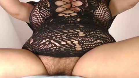 Angela online show from November 4, 2025, 7:57 pm