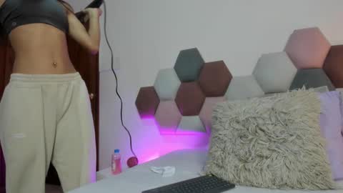 Keimy Wilde online show from March 21, 2026, 6:33 pm