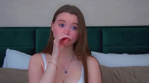 Keira online show from February 26, 2026, 6:40 pm