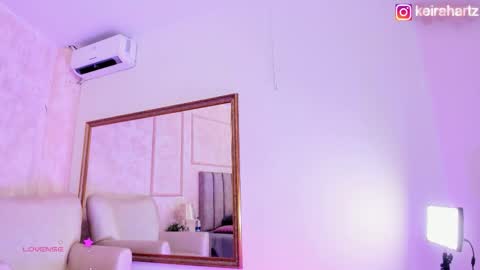 keirahartz online show from January 18, 2026, 3:43 am