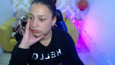 Snapshot of keiry_m chatting on October 15, 2025, 2:22 am Keiry online show from October 15, 2025, 2:22 am