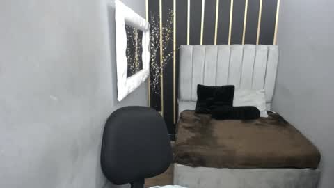 Snapshot of keizy_conte chatting on December 12, 2024, 12:12 pm K E I Z Y online show from December 12, 2024, 12:12 pm