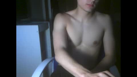 kell_yn16 online show from May 25, 2026, 6:47 pm