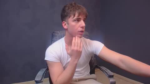 Snapshot of kellenwest chatting on December 17, 2025, 11:16 am KellenWest online show from December 17, 2025, 11:16 am