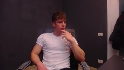 Snapshot of kellenwest chatting on December 18, 2025, 11:16 am KellenWest online show from December 18, 2025, 11:16 am