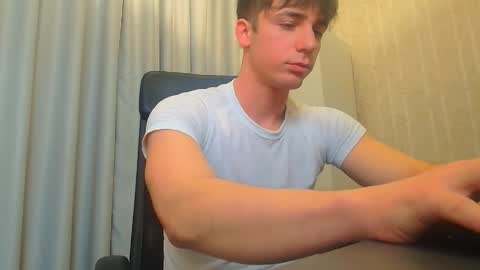 Snapshot of kellenwest chatting on December 19, 2025, 5:14 am KellenWest online show from December 19, 2025, 5:14 am