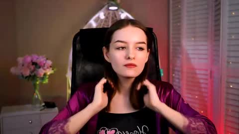 kelliebanshe online show from April 12, 2026, 4:17 am