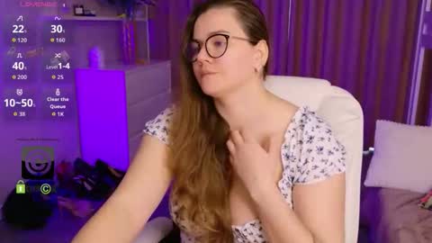 kellielowie online show from April 8, 2026, 6:35 am