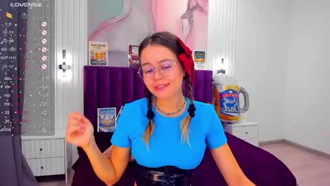 Snapshot of kelly_cuutie chatting on September 20, 2025, 12:11 am Kelly online show from September 20, 2025, 12:11 am