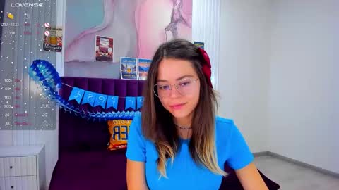 Snapshot of kelly_cuutie chatting on September 25, 2025, 12:47 am Kelly online show from September 25, 2025, 12:47 am