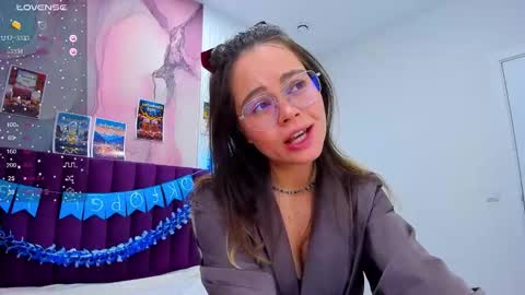 Snapshot of kelly_cuutie chatting on October 4, 2025, 12:52 am Kelly online show from October 4, 2025, 12:52 am