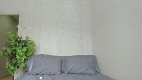 kelly_gerzikaaa online show from March 22, 2026, 4:27 am