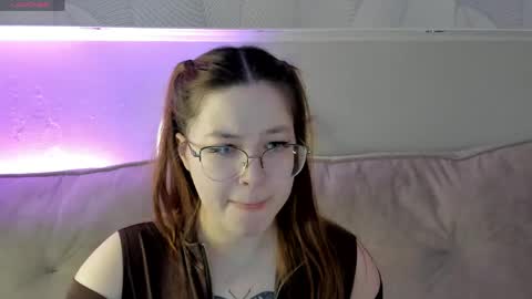 Kelly Mon-Day 12AM-5PM Tue-12AM-5PM Wed-DAY OFF Thu-12AM-5PM Fri-12AM-5PM Sat-12AM-5PM Sun-DAY OFF online show from May 10, 2026, 11:54 pm