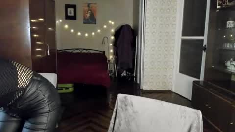 Snapshot of kellydark0111 chatting on December 18, 2024, 3:55 pm Mistress  online show from December 18, 2024, 3:55 pm