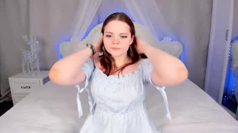 Kellyfiery online show from November 25, 2025, 8:36 am