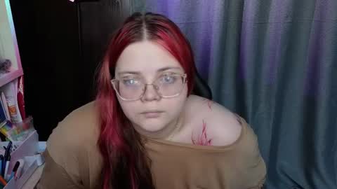 Kellyfiery online show from June 14, 2026, 1:57 pm