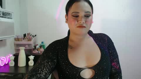 KELLY MCDOLEN online show from May 22, 2026, 1:17 pm