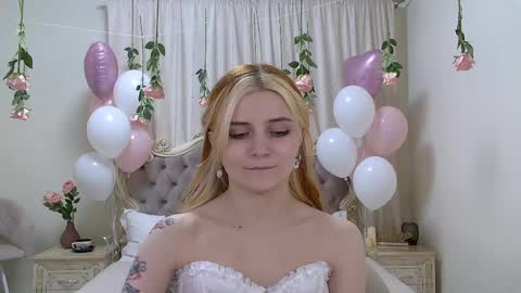 Snapshot of kellystoneys chatting on February 14, 2025, 12:36 pm Kelly Stoneys online show from February 14, 2025, 12:36 pm