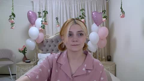 Snapshot of kellystoneys chatting on February 18, 2025, 9:42 pm Kelly Stoneys online show from February 18, 2025, 9:42 pm