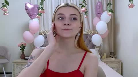 Snapshot of kellystoneys chatting on March 4, 2025, 8:38 pm Kelly Stoneys online show from March 4, 2025, 8:38 pm