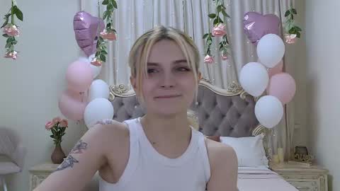 Snapshot of kellystoneys chatting on March 7, 2025, 3:07 pm Kelly Stoneys online show from March 7, 2025, 3:07 pm