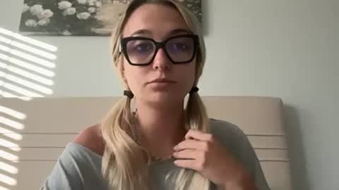 Kelsey Blu online show from April 17, 2026, 11:08 pm