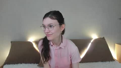 Kelsirabenold online show from March 26, 2026, 5:13 am